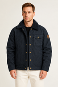 Chaqueta con borreguito y bolsillos cómoda