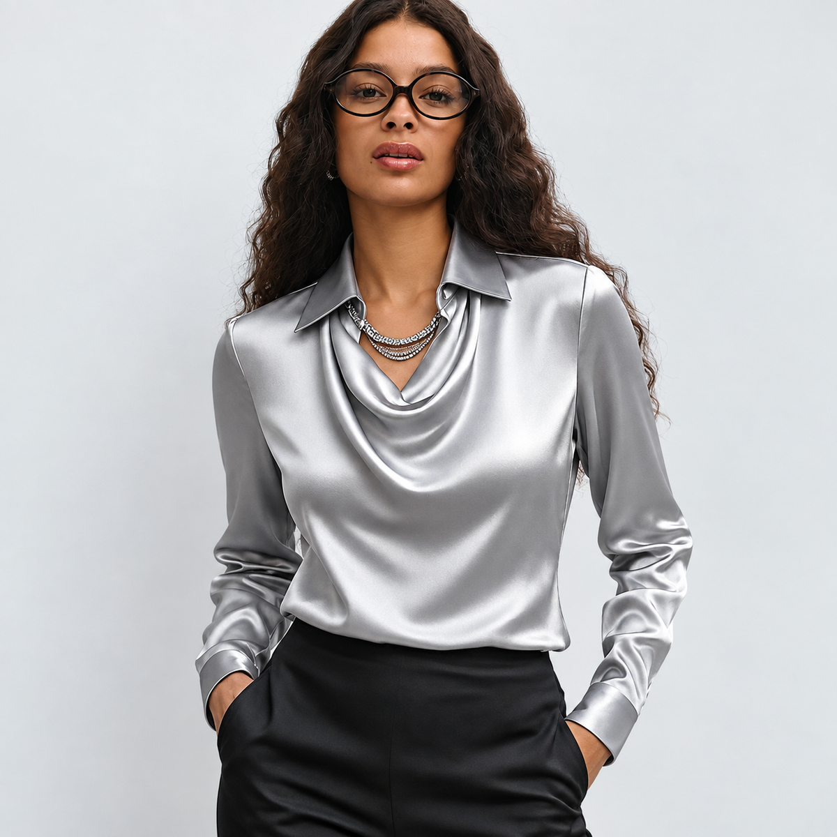 Silvia | Blusa de Lujo con Brillo y Cuello Plisado