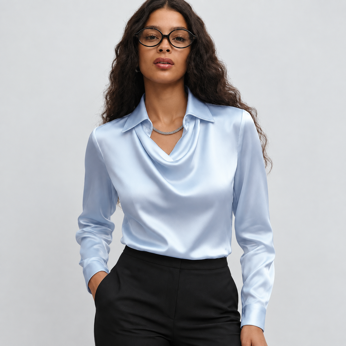 Silvia | Blusa de Lujo con Brillo y Cuello Plisado