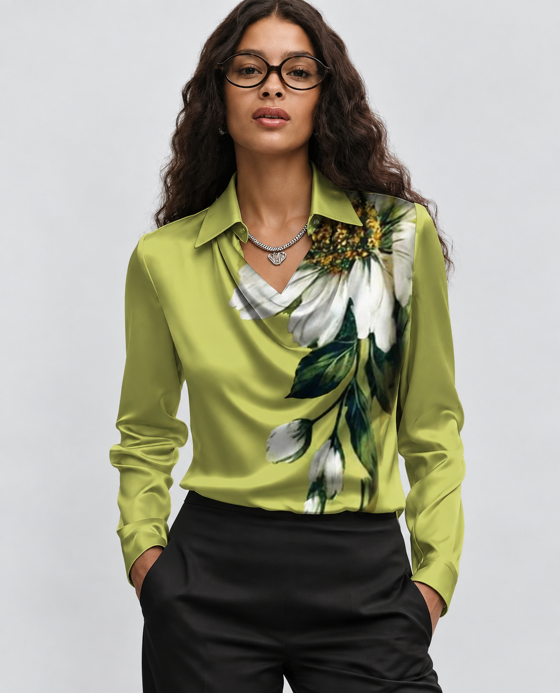 Silvia | Blusa de Lujo con Brillo y Cuello Plisado