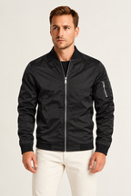 Chaqueta bomber con bolsillo en manga ligera