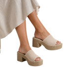 MUJER  SANDALIA BEIGE DESTALONADA
