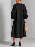 Vestido Midi Negro Floral con Botones y Mangas Florales Extravagantes